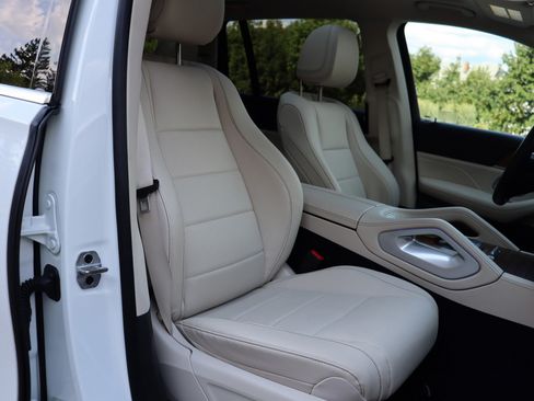 Used 2024 Mercedes-Benz GLS 450 4MATIC image 21