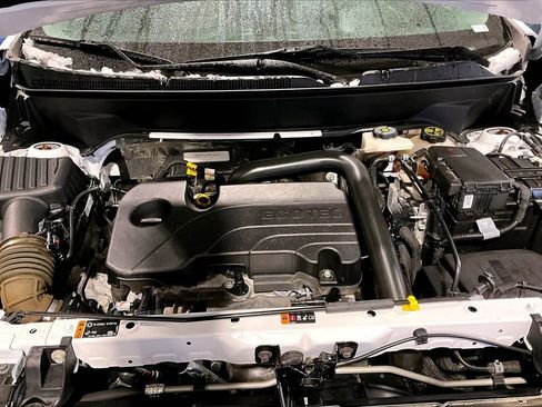 Used 2023 Chevrolet Equinox LS image 10