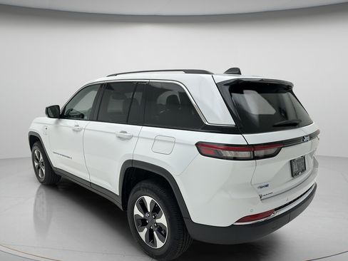 Used 2023 Jeep Grand Cherokee 4WD 4xe image 7