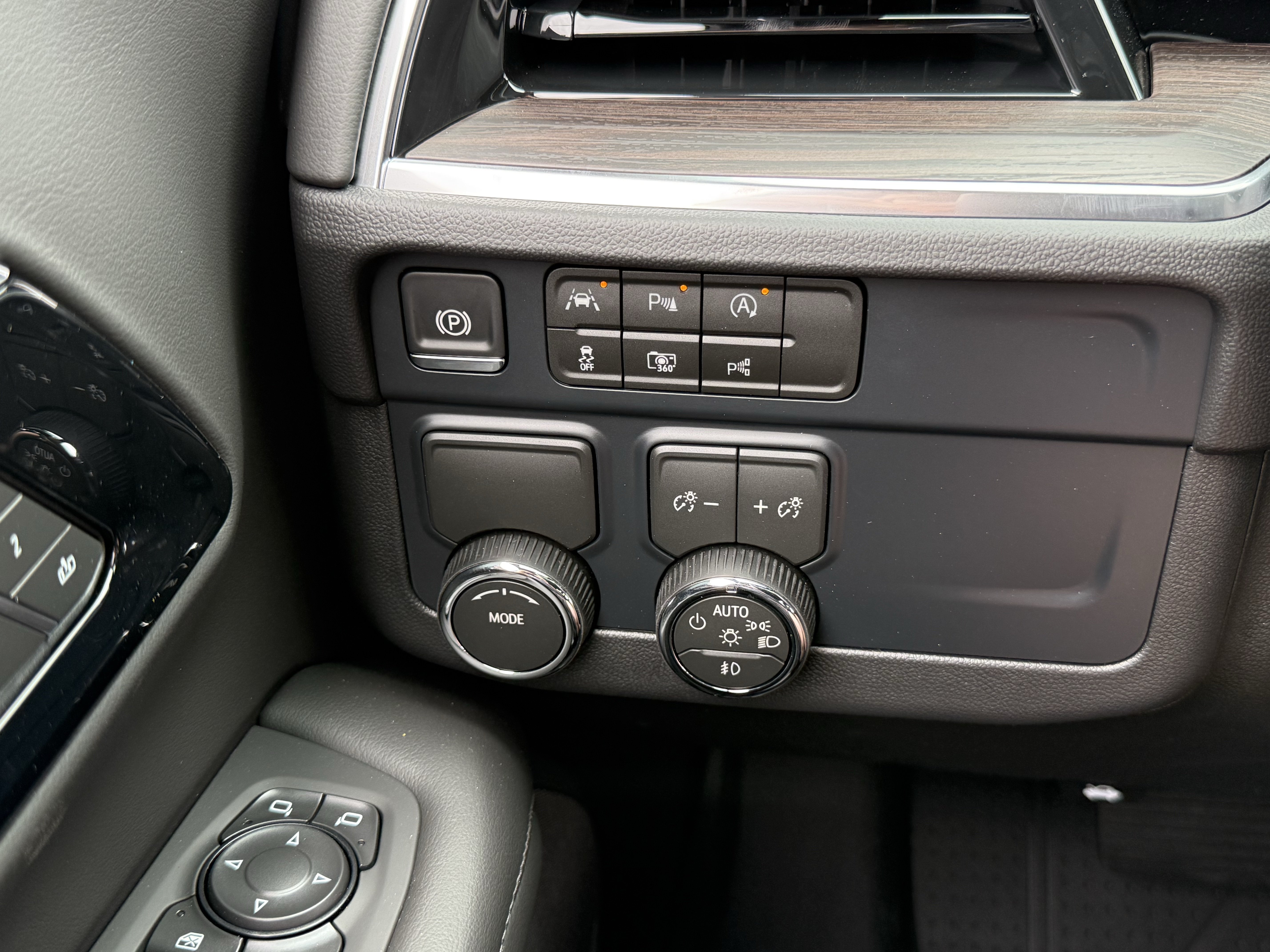 New 2027 Chevrolet Tahoe LT w/ Comfort Package RWD image 30