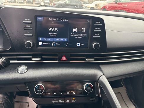 Used 2023 Hyundai Elantra SEL w/ Preferred Accessory Package image 18