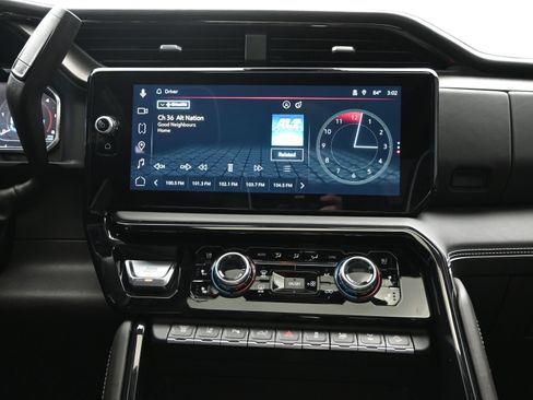 Used 2025 GMC Sierra 2500 AT4X image 16