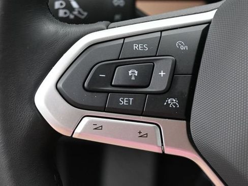 Used 2025 Volkswagen Jetta SEL FWD image 17
