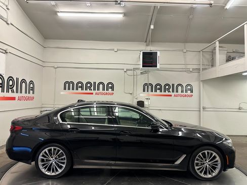 Used 2023 BMW 540i xDrive w/ Premium Package image 11