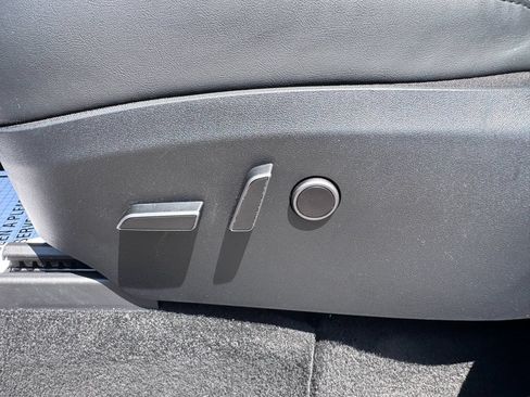 Used 2023 Tesla Model Y Long Range AWD/4WD image 11