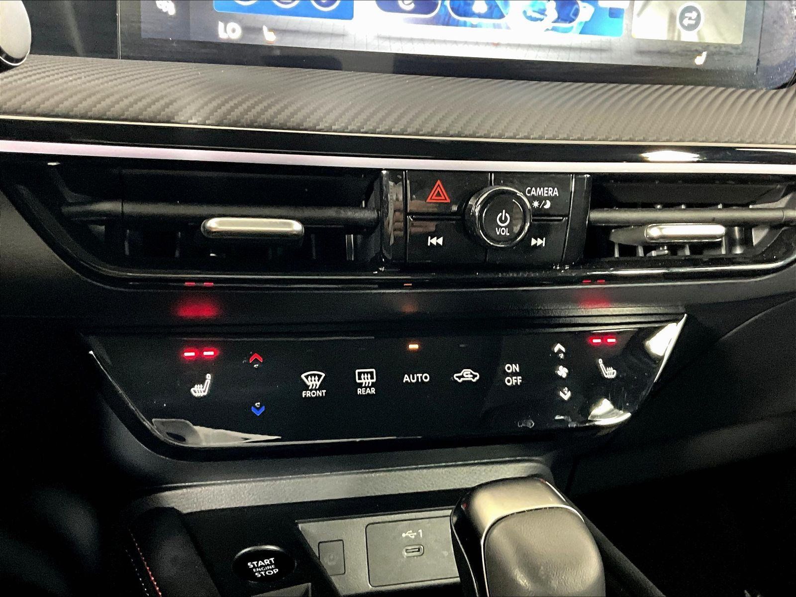 Used 2025 Nissan Kicks SR w/ SR Premium Package AWD/4WD image 15