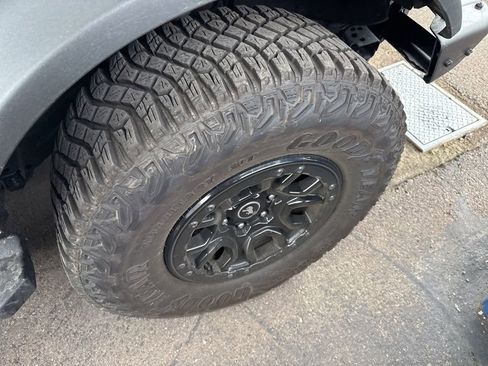 Used 2022 Ford Bronco Wildtrak image 29