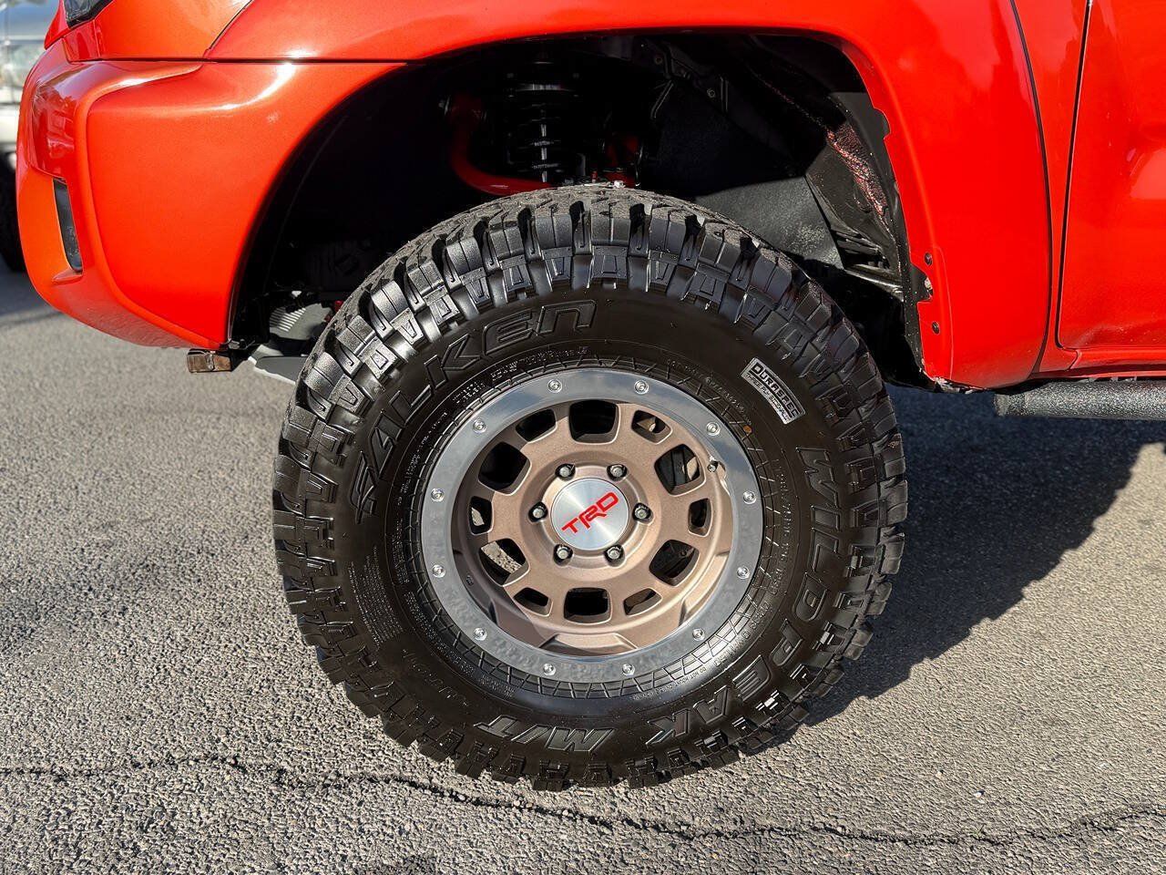 Used 2015 Toyota Tacoma TRD Pro w/ Off Road Towing Package AWD/4WD image 95