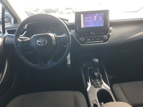 Used 2025 Toyota Corolla LE image 9