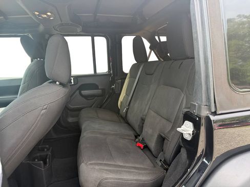 Used 2022 Jeep Wrangler Unlimited Sport AWD/4WD image 13