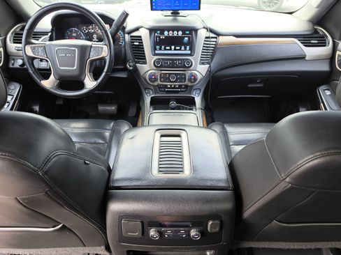 Used 2020 GMC Yukon XL Denali RWD image 16