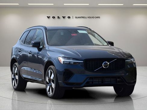 Used 2025 Volvo XC60 T8 Plus w/ Protection Package Premier image 2