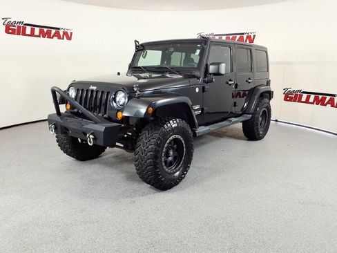 Used 2013 Jeep Wrangler Unlimited Sahara w/ Connectivity Group AWD/4WD image 3