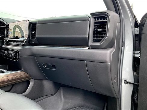 Used 2024 Chevrolet Silverado 1500 LT Trail Boss w/ Convenience Package II AWD/4WD image 13