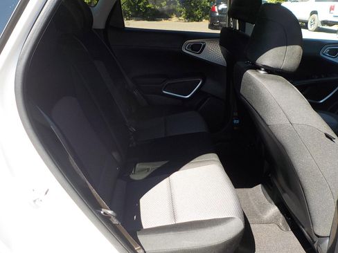 Used 2025 Kia Soul S image 18