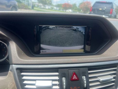 Used 2010 Mercedes-Benz E 350 4MATIC Sedan image 18