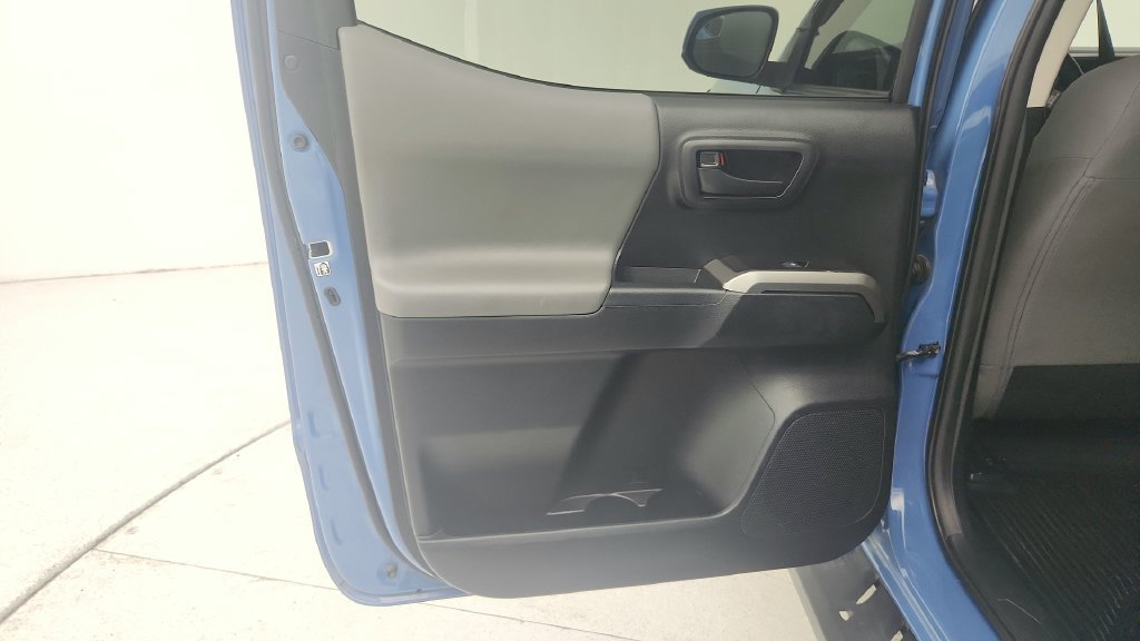 Used 2019 Toyota Tacoma SR5 AWD/4WD image 24
