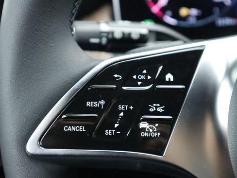 Certified 2025 Mercedes-Benz GLC 300 image 11