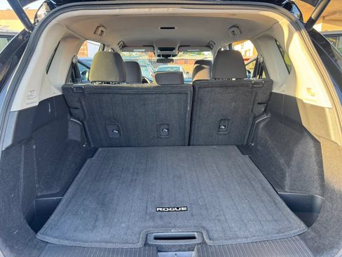 Used 2025 Nissan Rogue SV FWD image 15
