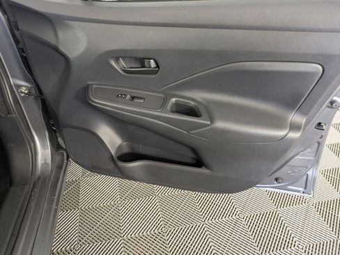 Used 2021 Nissan Versa S FWD image 30