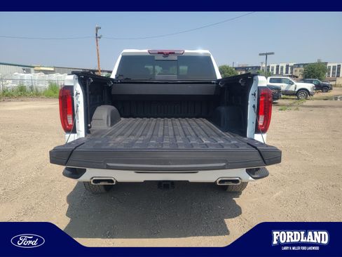 Used 2025 GMC Sierra 1500 AT4 w/ AT4 Premium Package AWD/4WD image 34