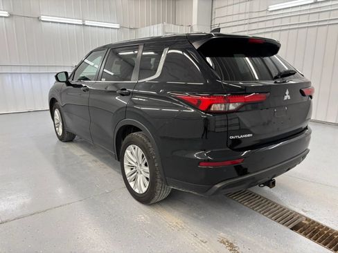 Used 2024 Mitsubishi Outlander ES AWD/4WD image 4