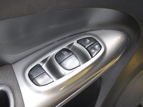 Used 2016 Nissan Juke SV w/ Cold Weather Package FWD image 11