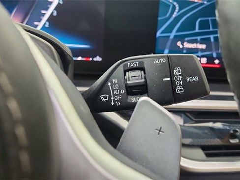 Used 2025 BMW X5 sDrive40i w/ M Sport Package image 46