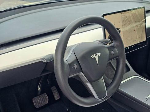 Used 2023 Tesla Model Y Long Range image 16