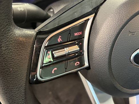 Used 2021 Kia Forte LXS FWD image 18