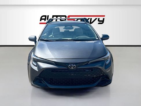 Used 2025 Toyota Corolla SE FWD image 2