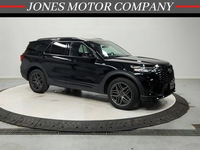 Used 2025 Ford Explorer ST-Line w/ ST-Line Street Pack