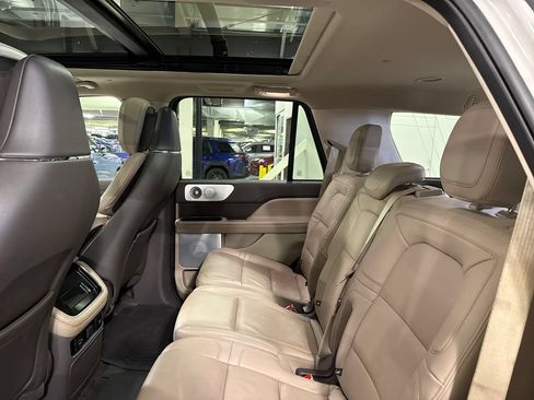 Used 2023 Lincoln Navigator Reserve AWD/4WD image 22