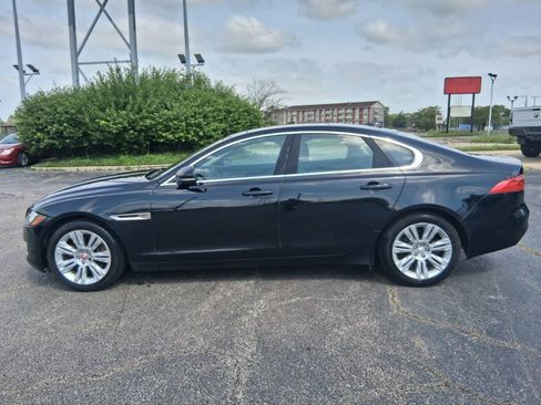 Used 2017 Jaguar XF RWD image 5
