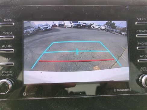 Used 2021 Toyota Camry SE image 9