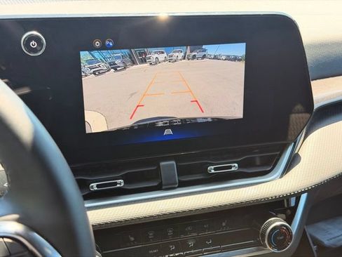 Used 2025 Chevrolet Equinox LT FWD image 26