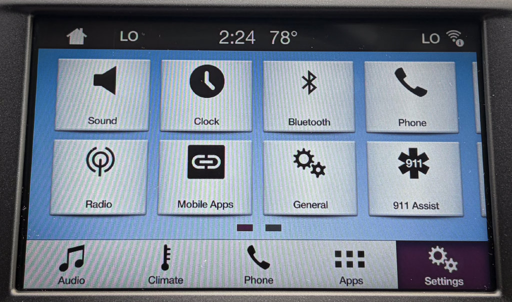 Used 2018 Ford Fusion SE w/ Equipment Group 601A FWD image 16