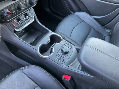 Used 2020 GMC Terrain SLT w/ Preferred Package image 14