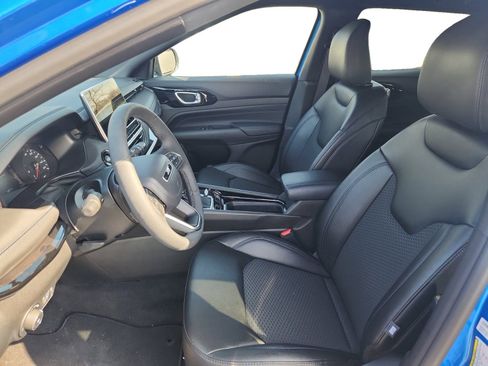 New 2026 Jeep Compass Latitude image 9