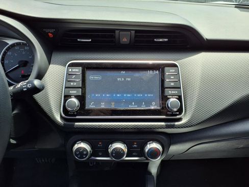 New 2025 Nissan Kicks Play S image 9