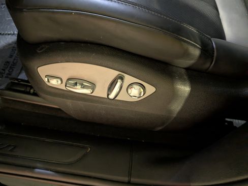 Used 2025 Porsche Macan image 20