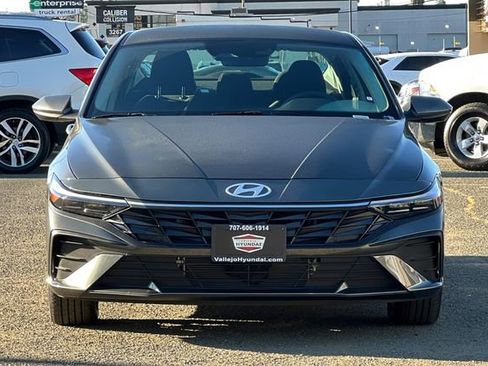 New 2026 Hyundai Elantra Hybrid FWD image 3