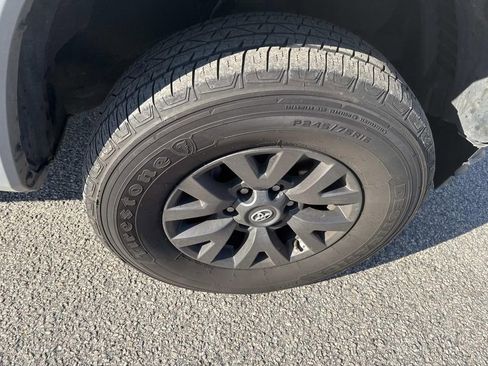 Certified 2021 Toyota Tacoma SR5 image 10