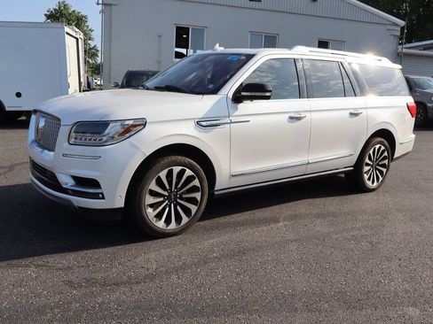 Used 2019 Lincoln Navigator L Reserve AWD/4WD image 2