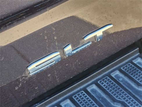 Used 2024 GMC Sierra 1500 SLT image 12