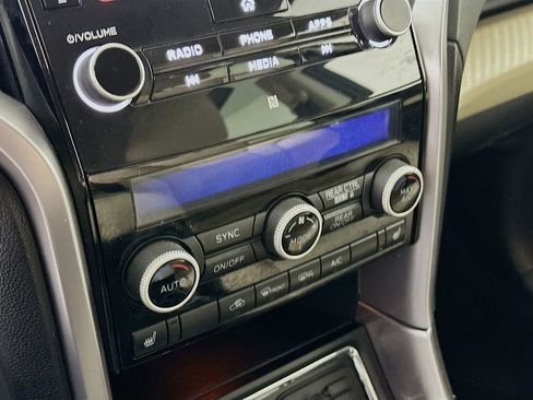 Used 2019 Subaru Ascent Premium AWD/4WD image 21