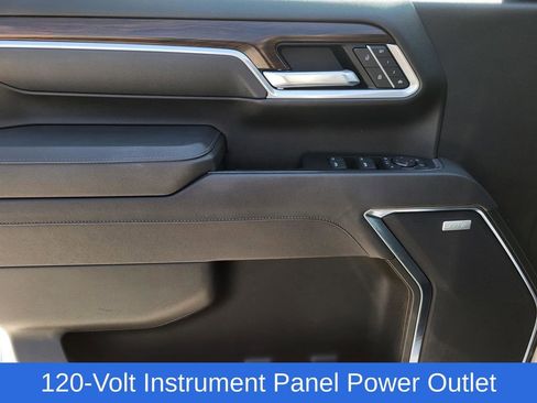 Used 2025 GMC Sierra 2500 SLT w/ SLT Convenience Package image 19