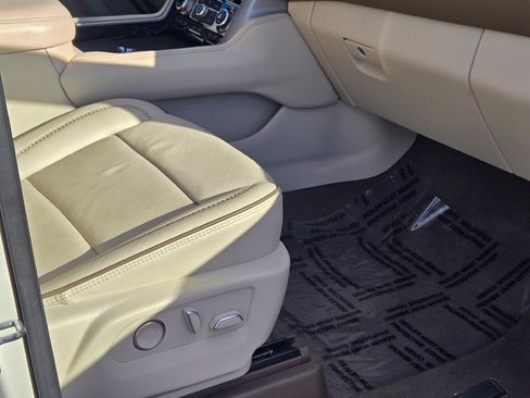 Used 2021 GMC Yukon Denali w/ Denali Premium Package image 7