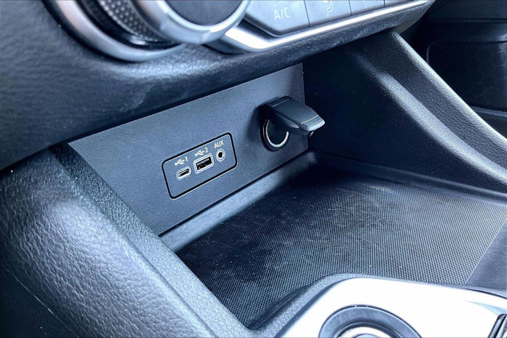 Used 2022 Nissan Sentra SV FWD image 32