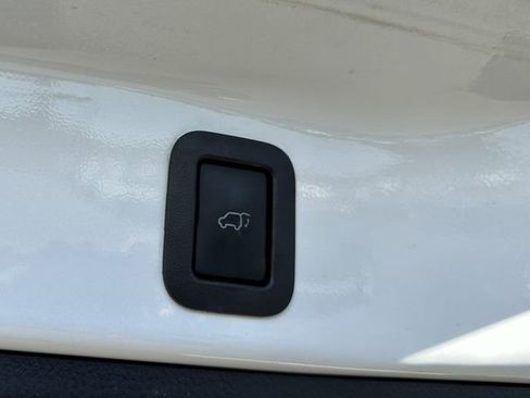 Used 2017 Toyota Highlander Limited image 37